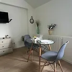 Modernes Et Chaleureux Proche Gare Avec Accès Jardin Appartamento *