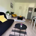 Modernes Et Chaleureux Proche Gare Avec Accès Jardin Châtellerault
