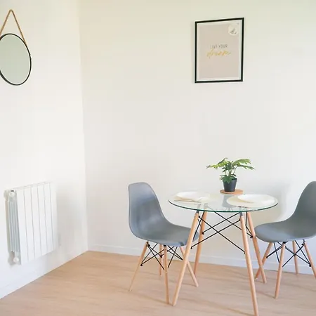 Apartment Cozy 2a4 Pers Avec Jardin I Proche Futuroscope *