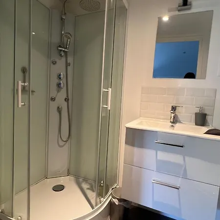 Modernes Et Chaleureux Proche Gare Avec Acces Jardin *