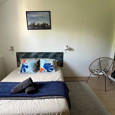 Modernes Et Chaleureux Proche Gare Avec Acces Jardin Châtellerault