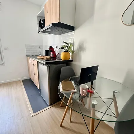 Modernes Et Chaleureux Proche Gare Avec Acces Jardin Châtellerault