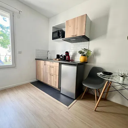 Cozy 2a4 Pers Avec Jardin I Proche Futuroscope Apartment