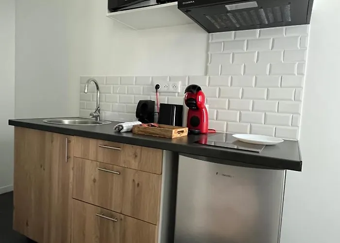 Modernes Et Chaleureux Proche Gare Avec Acces Jardin Apartamento Châtellerault